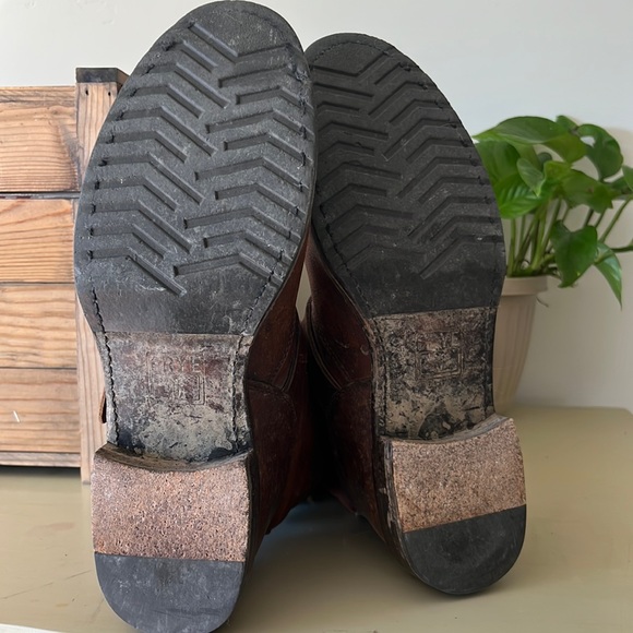 Frye - Veronica Short (cognac short antiqued) - Picture 2 of 3